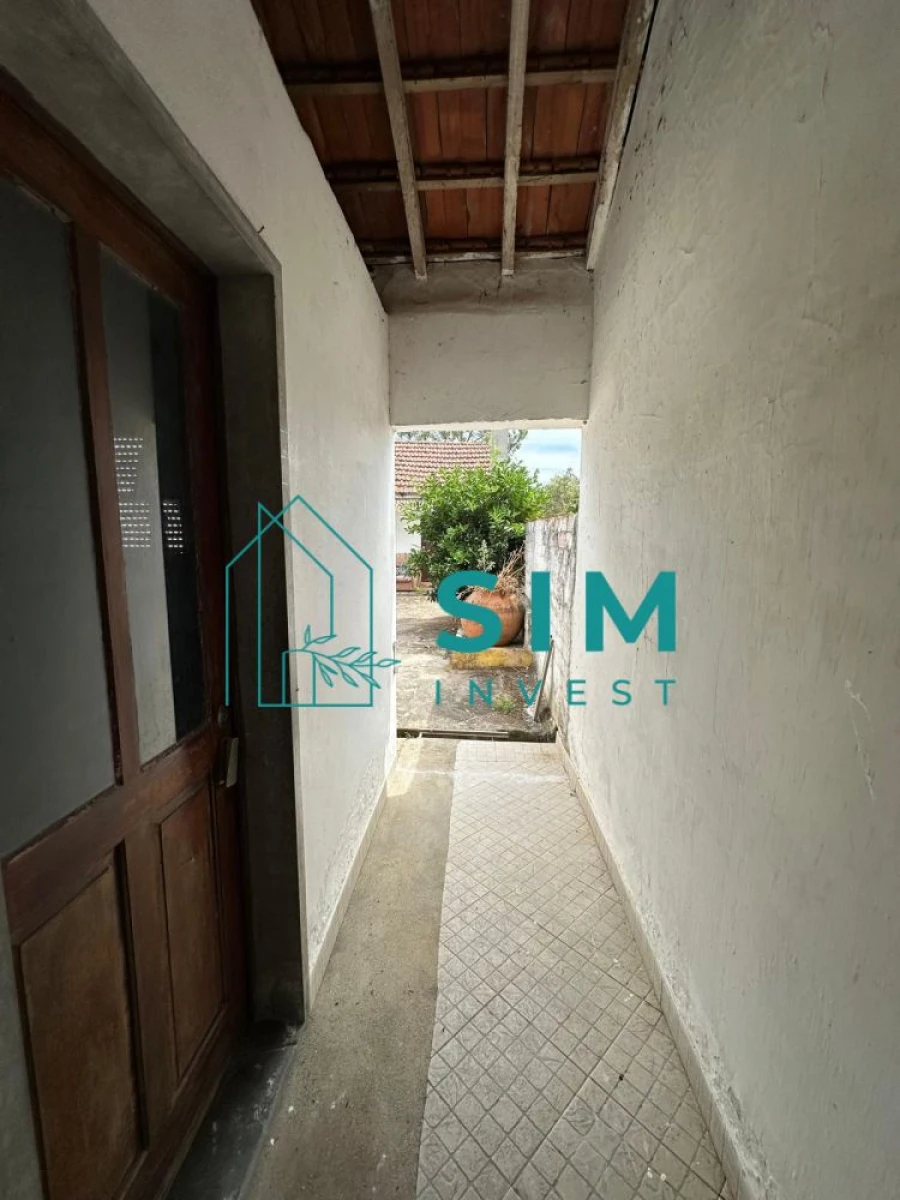 Moradia T1 para Venda em Azoia de Cima e Tremês Foto 10