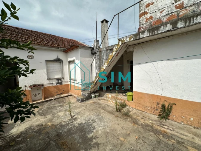 Moradia T1 para Venda em Azoia de Cima e Tremês Foto 23