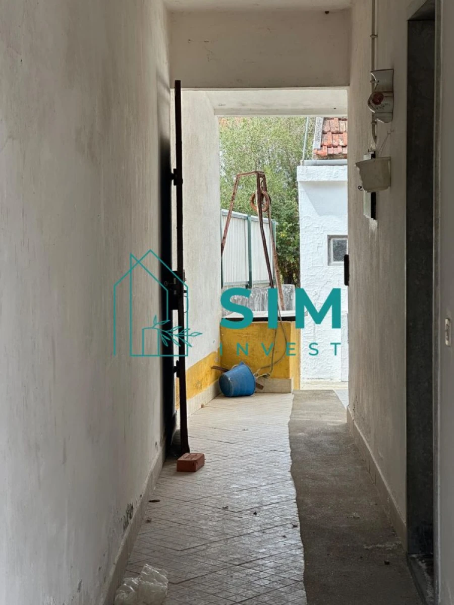 Moradia T1 para Venda em Azoia de Cima e Tremês Foto 9