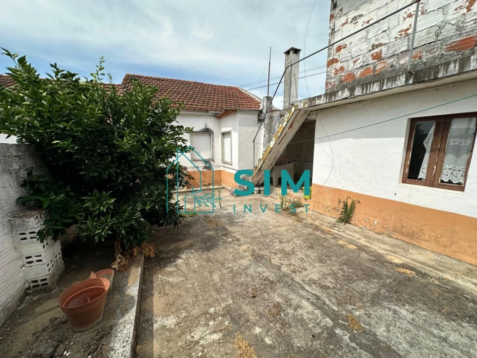 Moradia T1 para Venda em Azoia de Cima e Tremês Foto 15