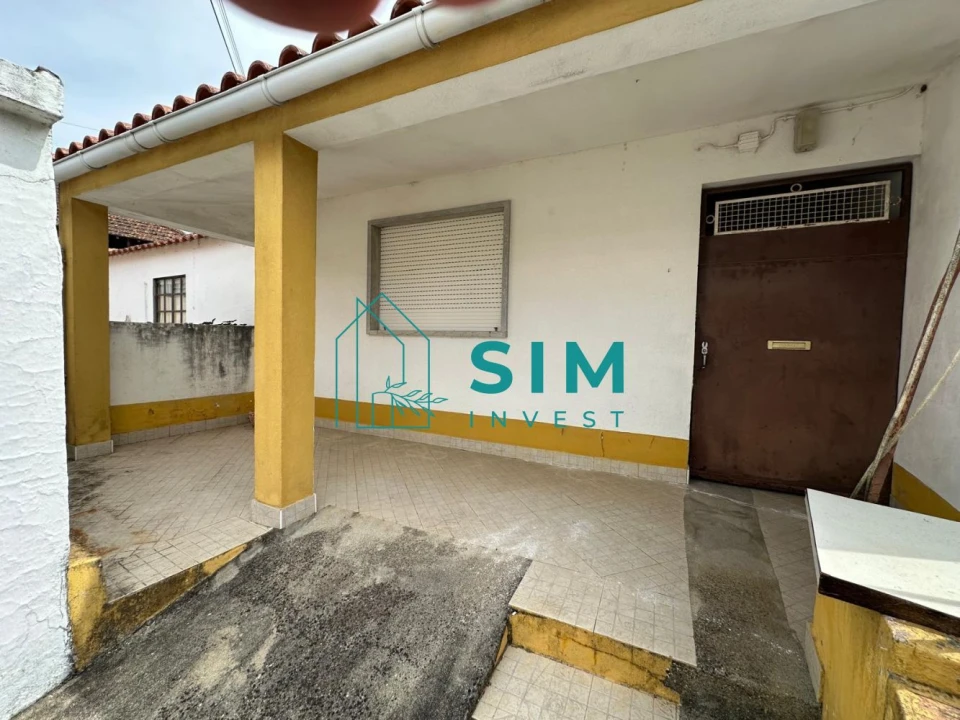 Moradia T1 para Venda em Azoia de Cima e Tremês Foto 6