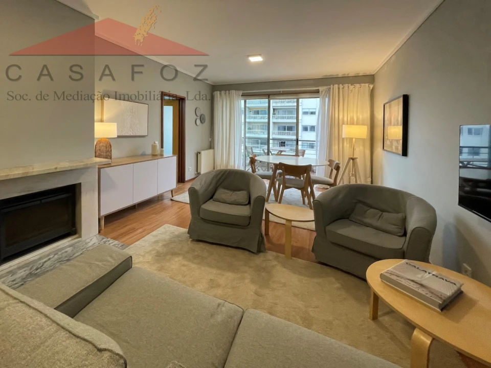 Apartamento T2 para Arrendamento em Aldoar, Foz do Douro e Nevogilde Foto 2