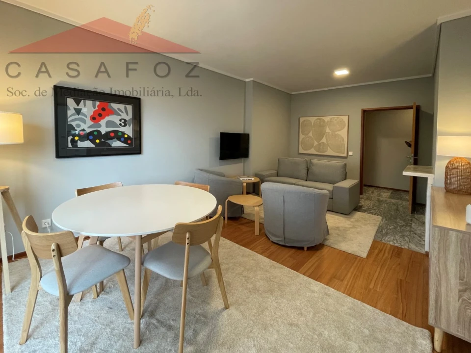 Apartamento T2 para Arrendamento em Aldoar, Foz do Douro e Nevogilde Foto 6