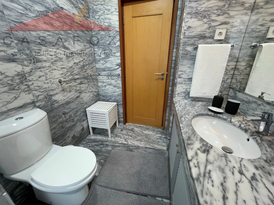 Apartamento T2 para Arrendamento em Aldoar, Foz do Douro e Nevogilde Foto 27