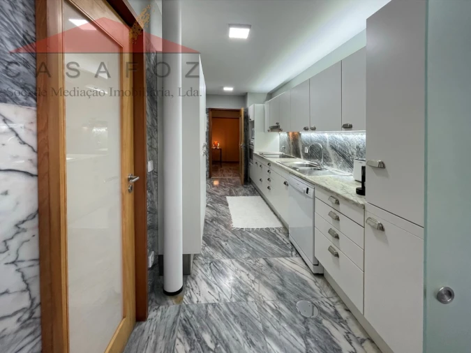 Apartamento T2 para Arrendamento em Aldoar, Foz do Douro e Nevogilde Foto 14