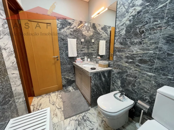 Apartamento T2 para Arrendamento em Aldoar, Foz do Douro e Nevogilde Foto 34