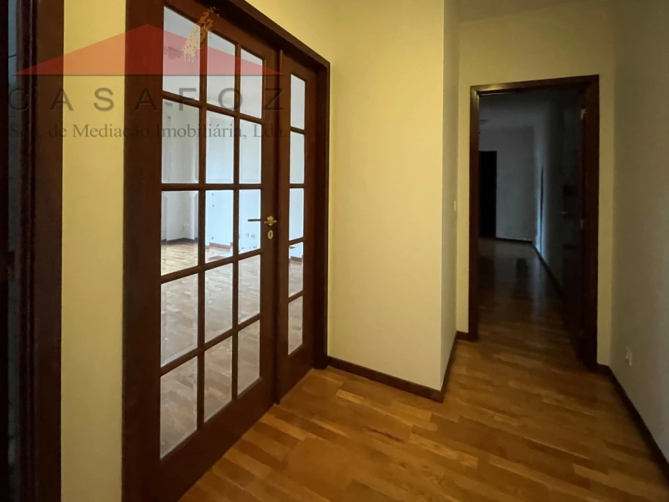 Apartamento T2 para Arrendamento em Aldoar, Foz do Douro e Nevogilde Foto 13