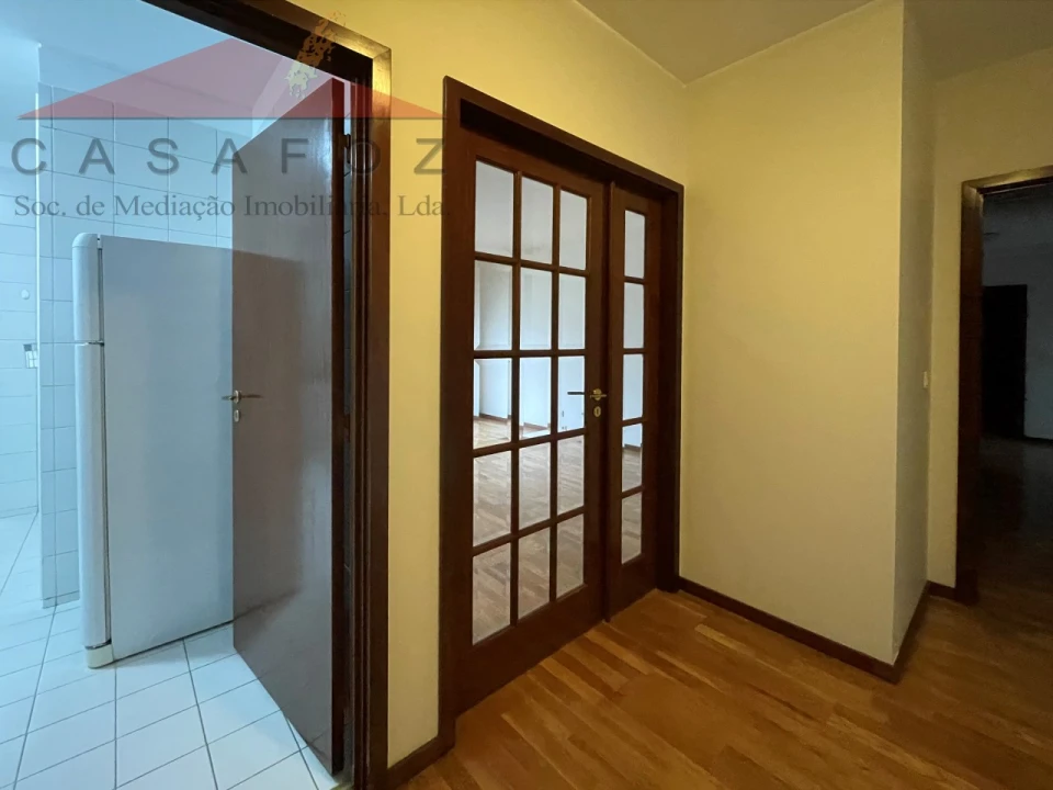 Apartamento T2 para Arrendamento em Aldoar, Foz do Douro e Nevogilde Foto 8