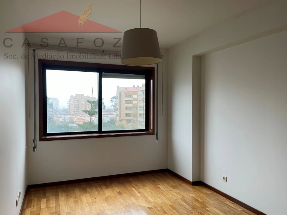 Apartamento T2 para Arrendamento em Aldoar, Foz do Douro e Nevogilde Foto 18