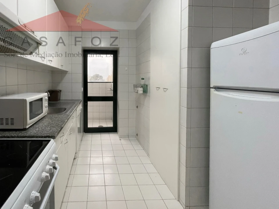 Apartamento T2 para Arrendamento em Aldoar, Foz do Douro e Nevogilde Foto 10