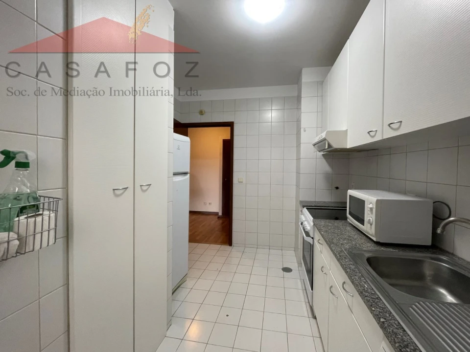 Apartamento T2 para Arrendamento em Aldoar, Foz do Douro e Nevogilde Foto 11