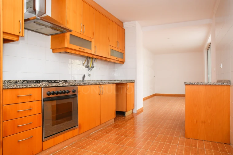 Apartamento T2 para Venda em Sobral de Monte Agraço Foto 2
