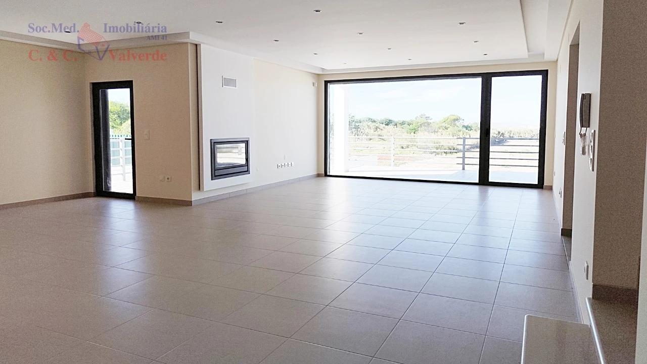 Moradia T4 para Venda em Silveira Foto 12