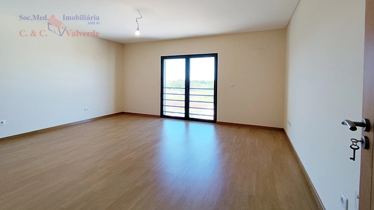 Moradia T4 para Venda em Silveira Foto 27