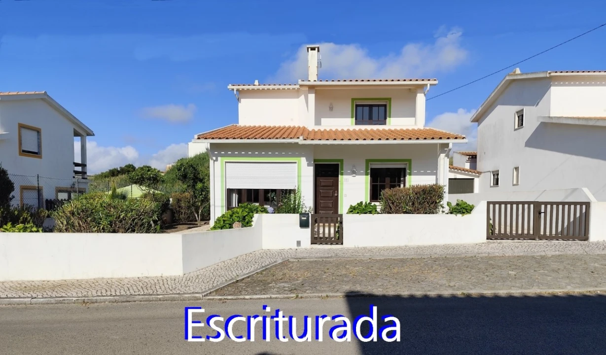 Moradia T4 para Venda em A dos Cunhados e Maceira Foto 1