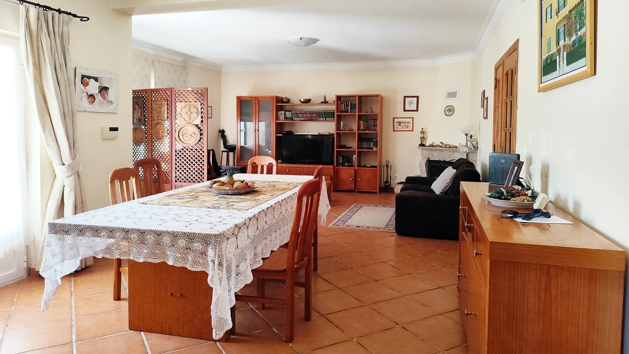 Moradia T4 para Venda em Silveira Foto 9