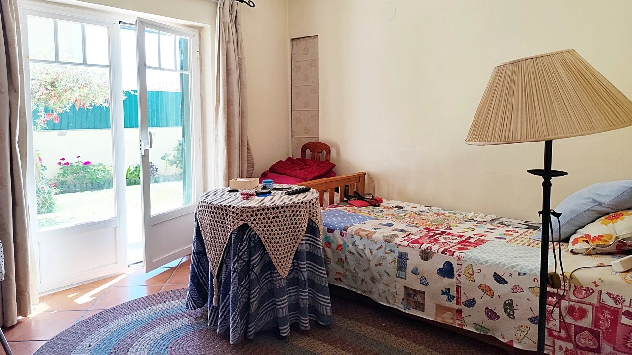 Moradia T4 para Venda em Silveira Foto 11