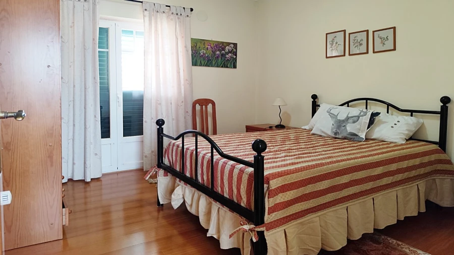 Moradia T4 para Venda em Silveira Foto 24