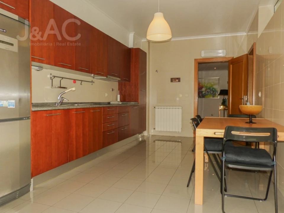 Apartamento T2 para Venda em Carcavelos e Parede Foto 11