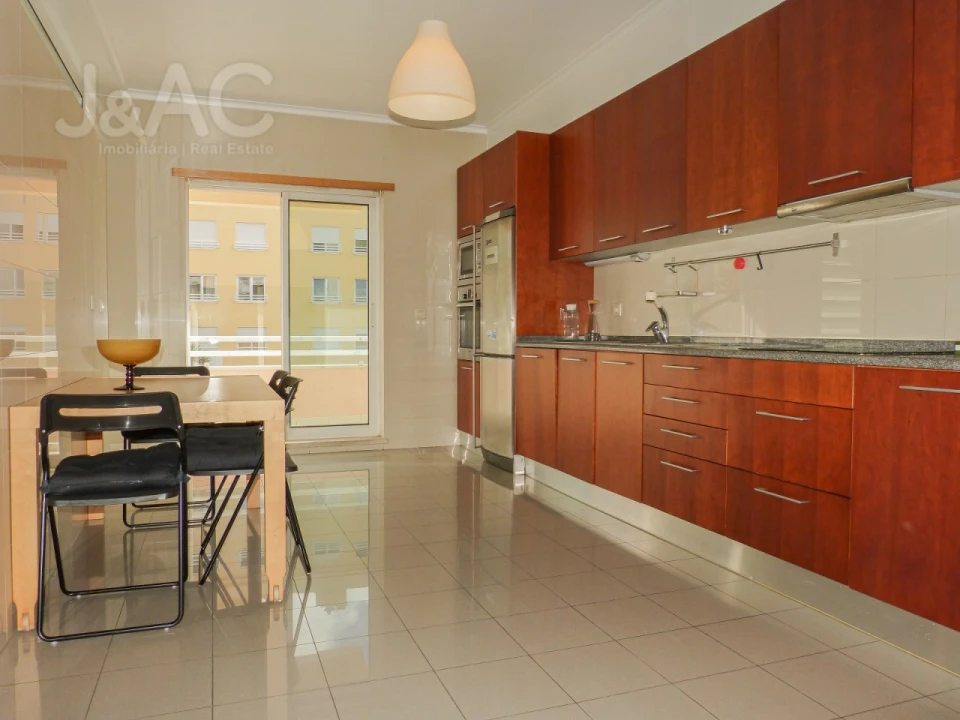 Apartamento T2 para Venda em Carcavelos e Parede Foto 12