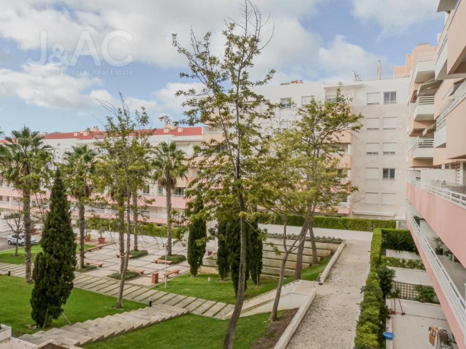 Apartamento T2 para Venda em Carcavelos e Parede Foto 19
