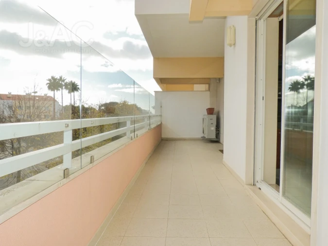 Apartamento T2 para Venda em Carcavelos e Parede Foto 6