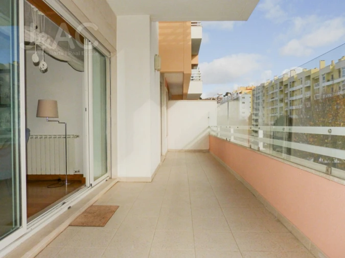 Apartamento T2 para Venda em Carcavelos e Parede Foto 7