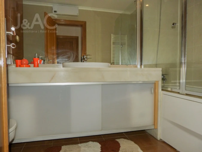 Apartamento T2 para Venda em Carcavelos e Parede Foto 15