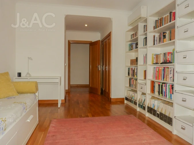 Apartamento T2 para Venda em Carcavelos e Parede Foto 16