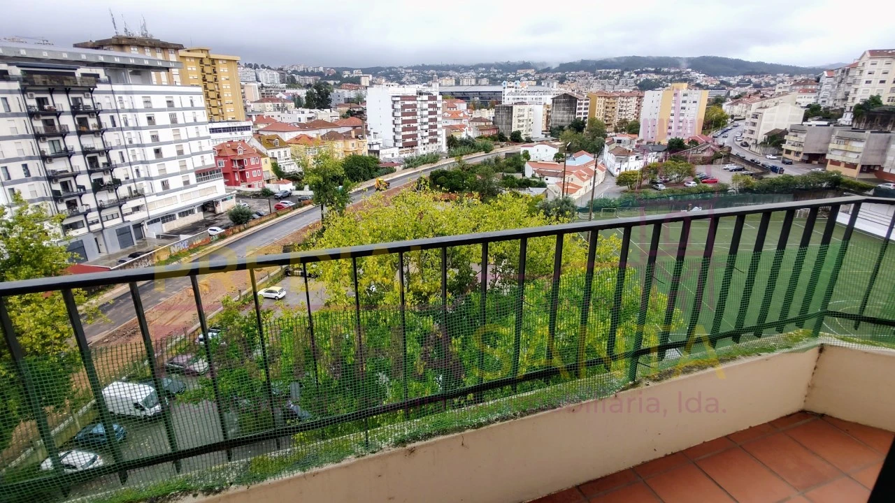 Apartamento T1 para Arrendamento em Sé Nova, Santa Cruz, Almedina e São Bartolomeu Foto 13