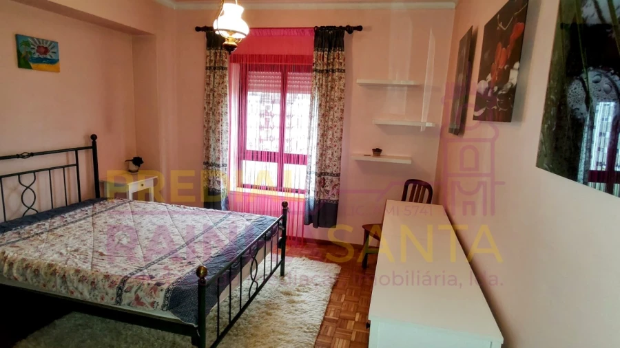 Apartamento T1 para Arrendamento em Sé Nova, Santa Cruz, Almedina e São Bartolomeu Foto 3