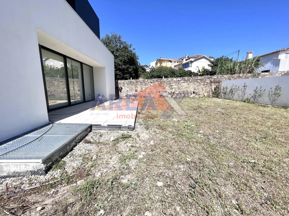 Moradia T3 para Venda em O. Azeméis, Riba-Ul, Ul, Macinhata Seixa, Madail Foto 4