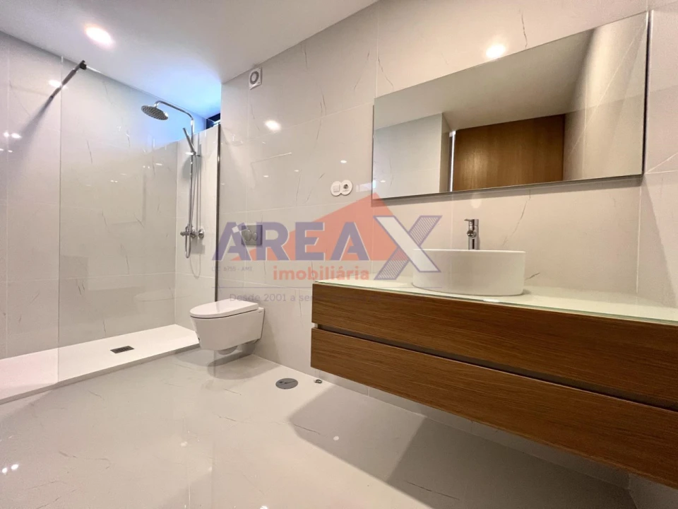 Moradia T3 para Venda em O. Azeméis, Riba-Ul, Ul, Macinhata Seixa, Madail Foto 16