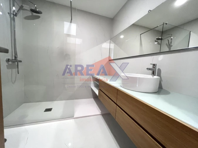 Moradia T3 para Venda em O. Azeméis, Riba-Ul, Ul, Macinhata Seixa, Madail Foto 12