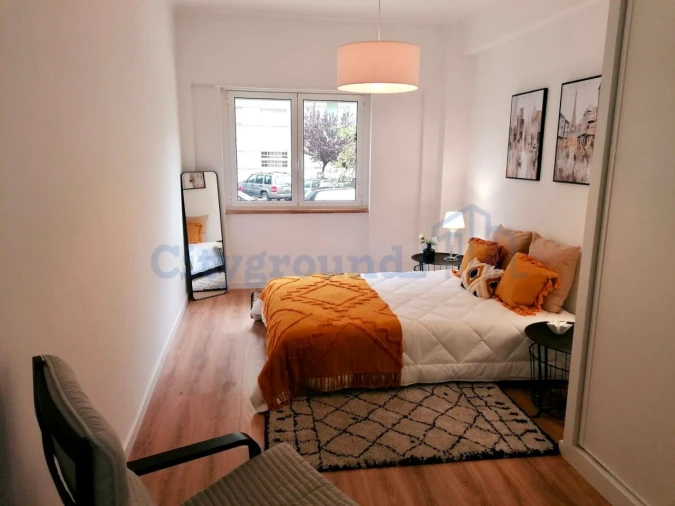 Apartamento T2 para Venda em Benfica Foto 5