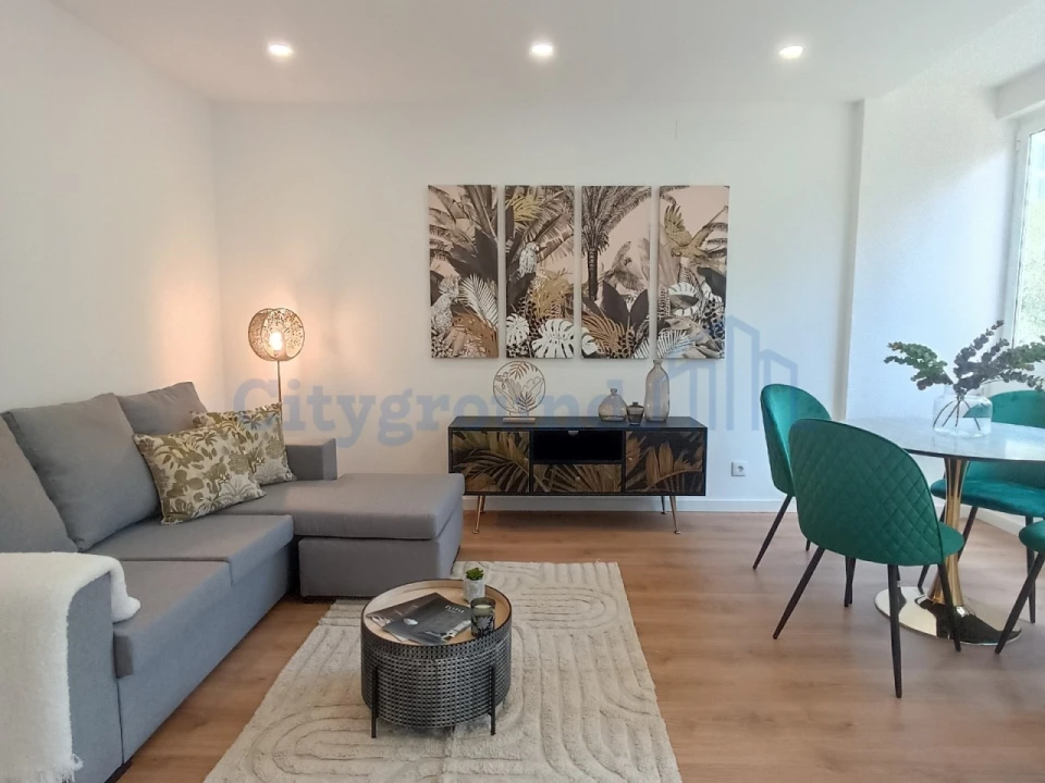 Apartamento T2 para Venda em São Domingos de Benfica Foto 1