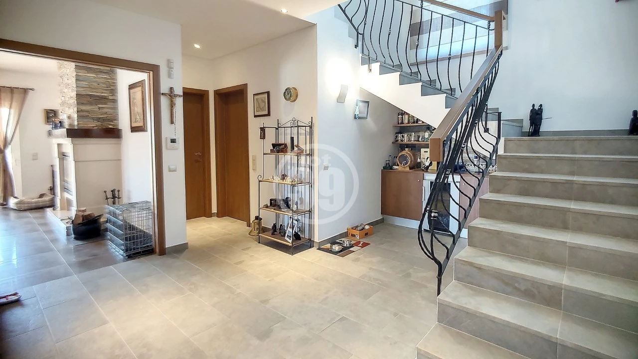 Moradia T4 para Venda em Lagos (São Sebastião e Santa Maria) Foto 5