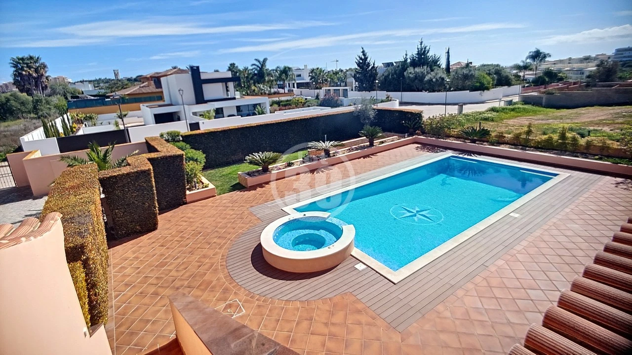 Moradia T4 para Venda em Lagos (São Sebastião e Santa Maria) Foto 41