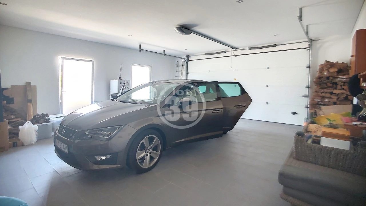 Moradia T4 para Venda em Lagos (São Sebastião e Santa Maria) Foto 42