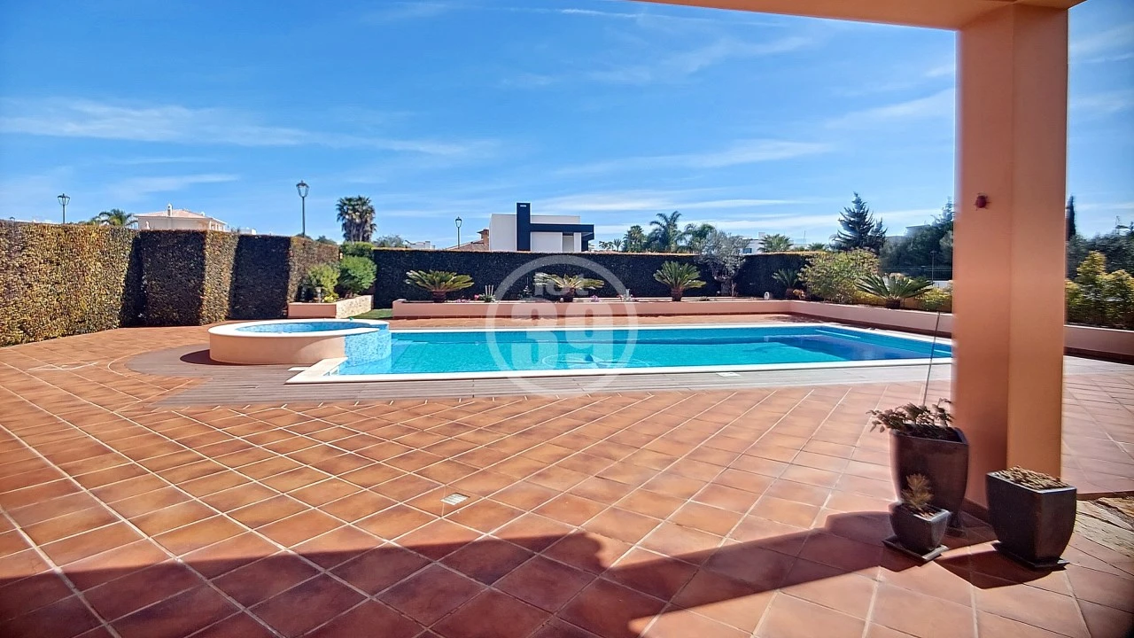 Moradia T4 para Venda em Lagos (São Sebastião e Santa Maria) Foto 49