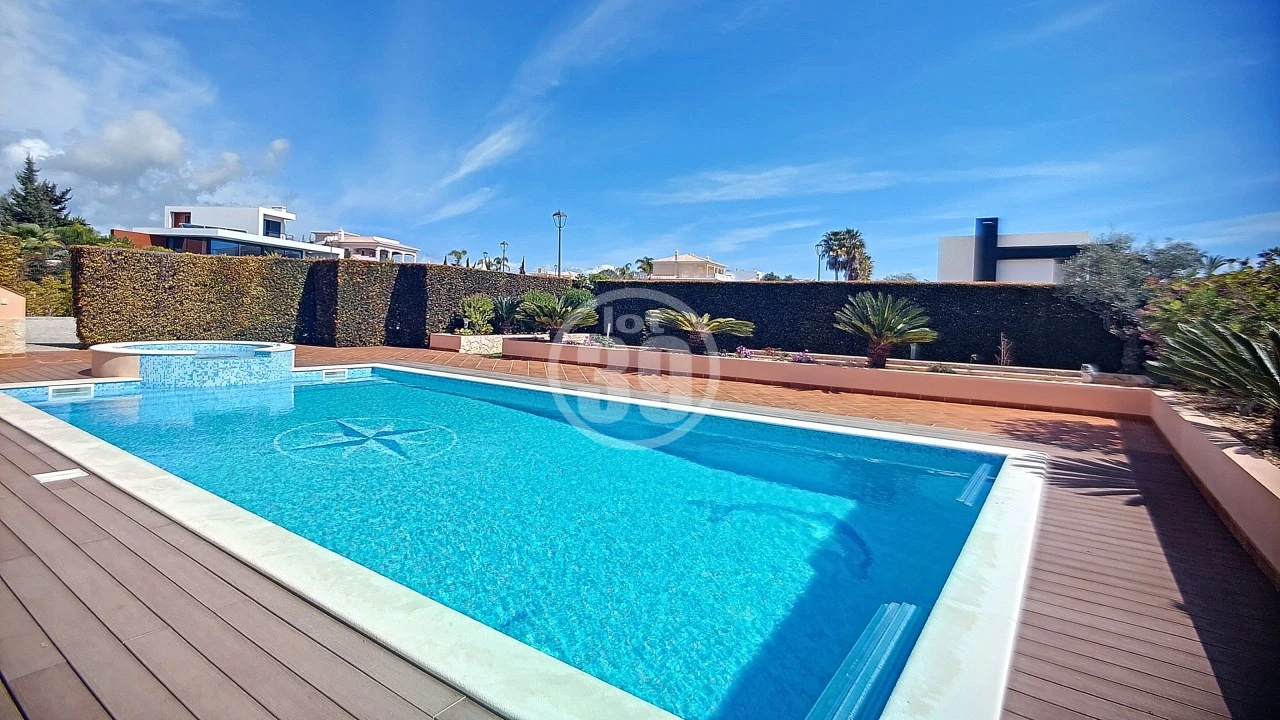 Moradia T4 para Venda em Lagos (São Sebastião e Santa Maria) Foto 52