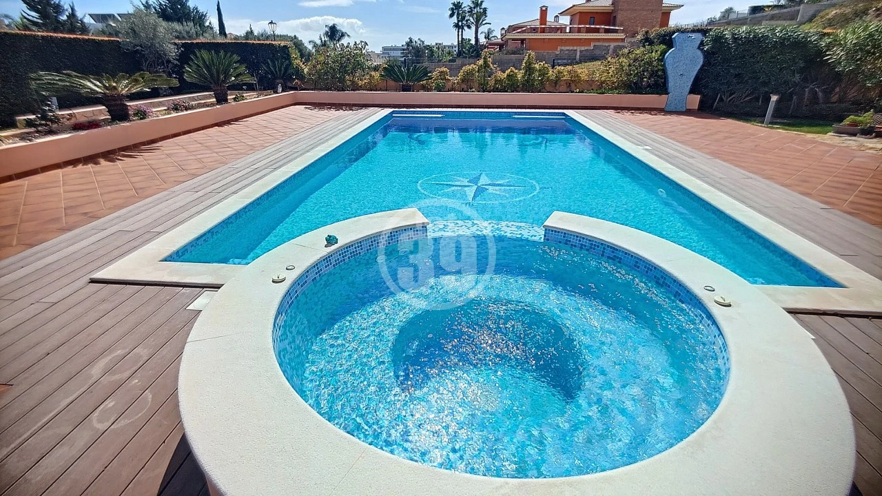 Moradia T4 para Venda em Lagos (São Sebastião e Santa Maria) Foto 53