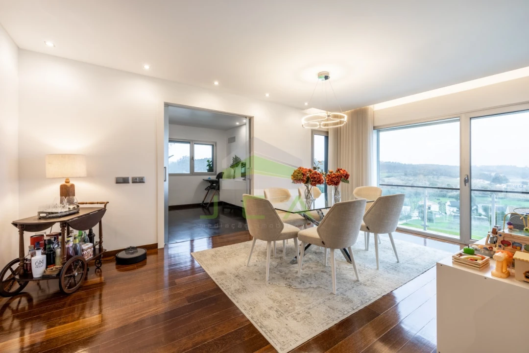 Moradia T4 para Venda em Leiria, Pousos, Barreira e Cortes Foto 8