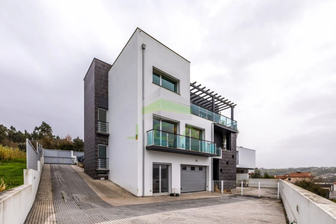 Moradia T4 para Venda em Leiria, Pousos, Barreira e Cortes Foto 50