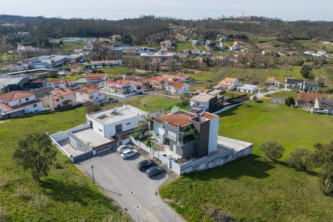 Moradia T4 para Venda em Leiria, Pousos, Barreira e Cortes Foto 52