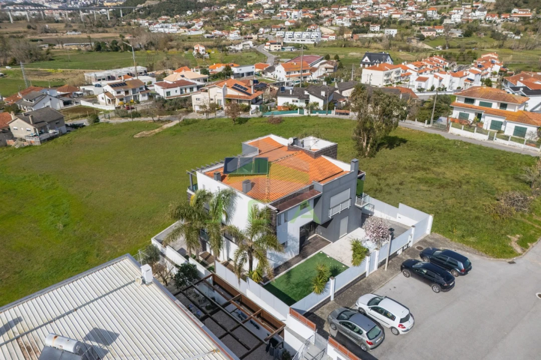 Moradia T4 para Venda em Leiria, Pousos, Barreira e Cortes Foto 54