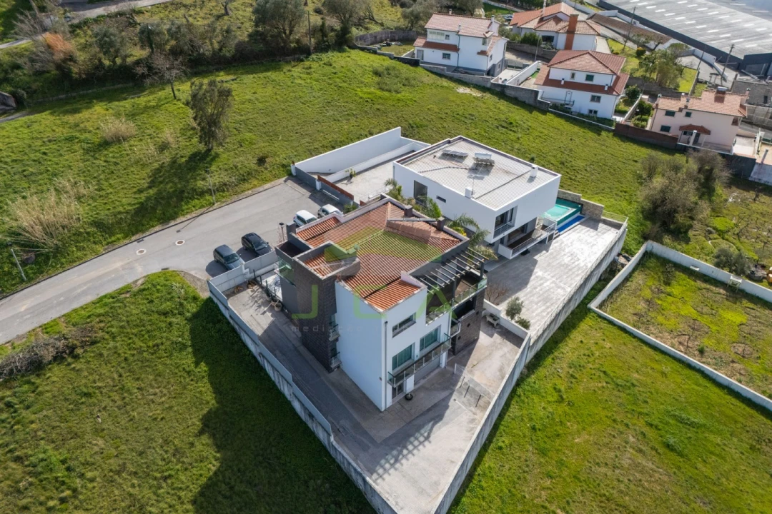 Moradia T4 para Venda em Leiria, Pousos, Barreira e Cortes Foto 58