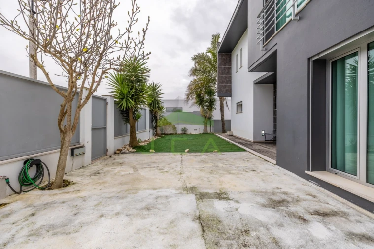 Moradia T4 para Venda em Leiria, Pousos, Barreira e Cortes Foto 49