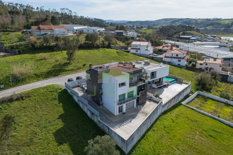 Moradia T4 para Venda em Leiria, Pousos, Barreira e Cortes Foto 59