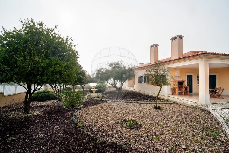 Moradia T4 para Venda em Romeira e Várzea Foto 32